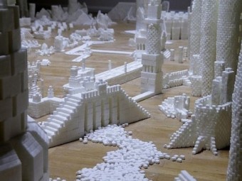 Полмиллиона кубиков рафинада для строительства города.